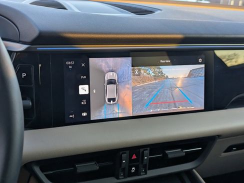 Used 2025 Porsche Macan Electric image 24