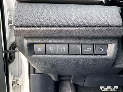 Used 2025 Toyota Camry SE image 33