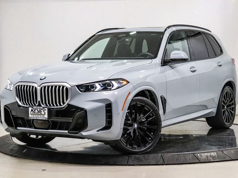 Used 2026 BMW X5 xDrive40i w/ M Sport Package AWD/4WD image 1