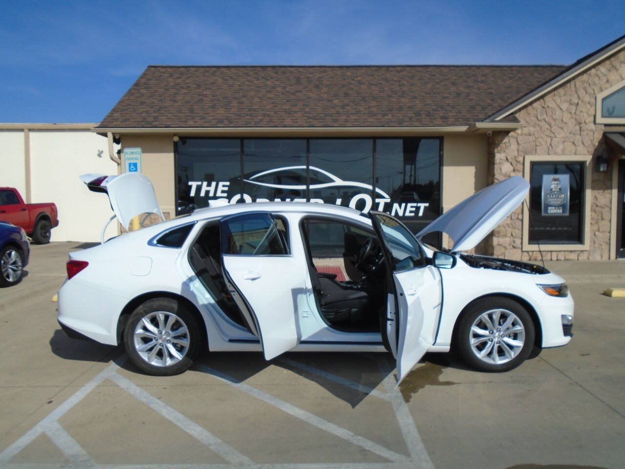 Used 2025 Chevrolet Malibu LT FWD image 21
