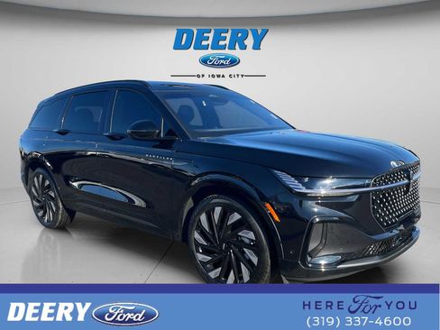 Used 2024 Lincoln Nautilus Reserve w/ Equipment Group 202A image 1