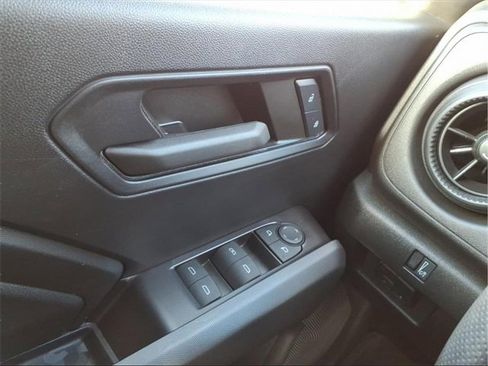 Used 2024 Chevrolet Colorado Trail Boss w/ Technology Package image 27