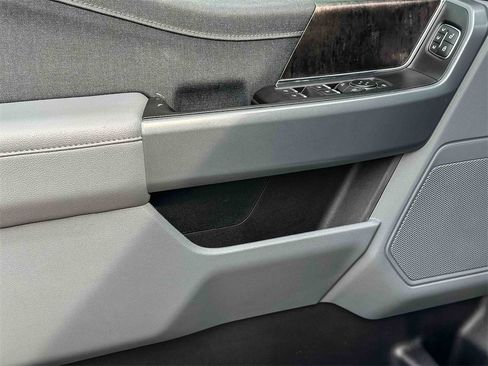 Used 2022 Ford F150 Lariat w/ Trailer Tow Package image 16