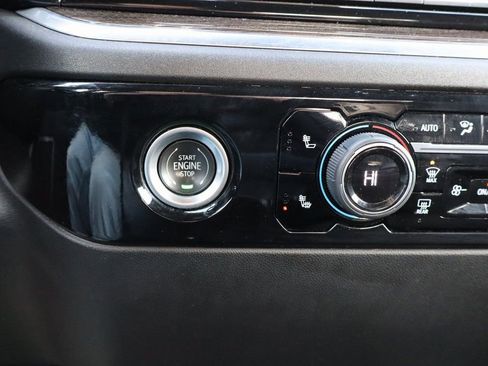 Used 2022 Chevrolet Silverado 1500 RST image 12