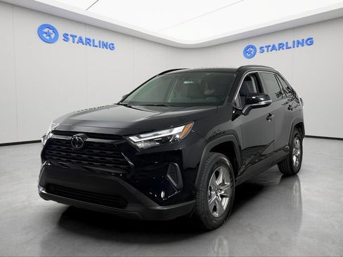 Used 2025 Toyota RAV4 XLE AWD/4WD image 16