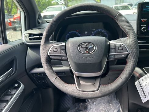 New 2026 Toyota Sienna XSE image 14