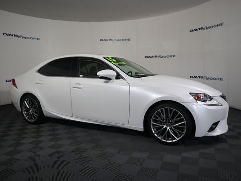 Used 2015 Lexus IS 250 RWD image 4