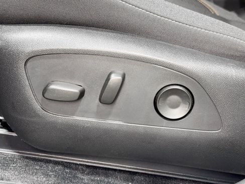 Used 2025 Honda Prologue EX image 6