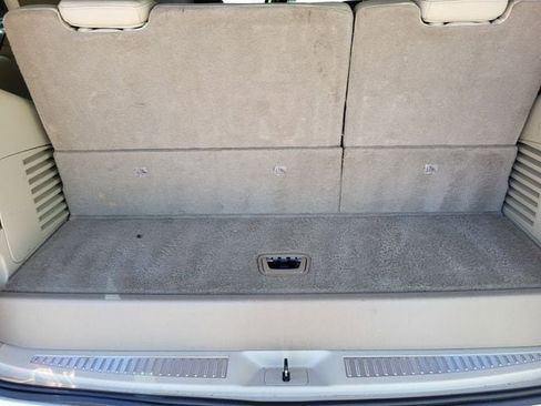 Used 2019 Cadillac Escalade Premium Luxury AWD/4WD image 23