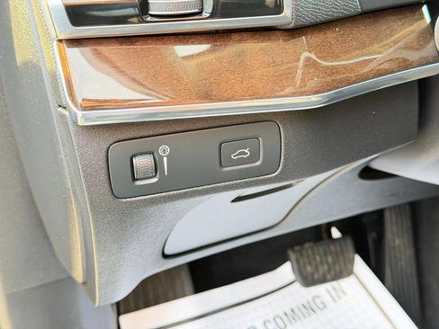 Used 2016 Volvo XC90 T6 Momentum w/ Momentum Plus Package image 19