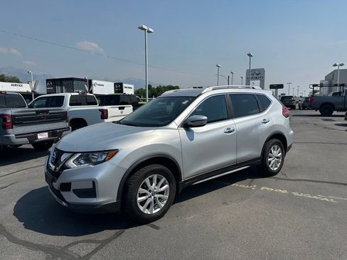 Used 2017 Nissan Rogue SV AWD/4WD image 6
