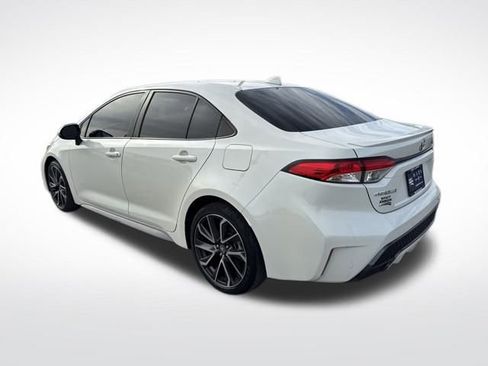 Used 2021 Toyota Corolla SE image 3