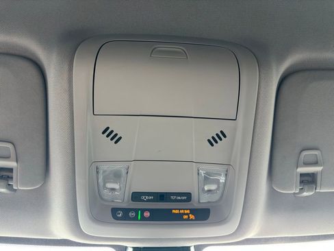 Used 2025 Chevrolet Blazer LT image 22