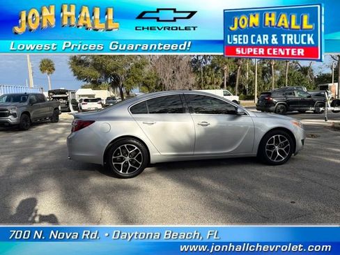 Used 2017 Buick Regal Sport Touring image 13