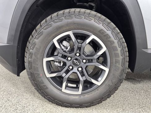 New 2026 Chevrolet Equinox ACTIV w/ Convenience Package III FWD image 13