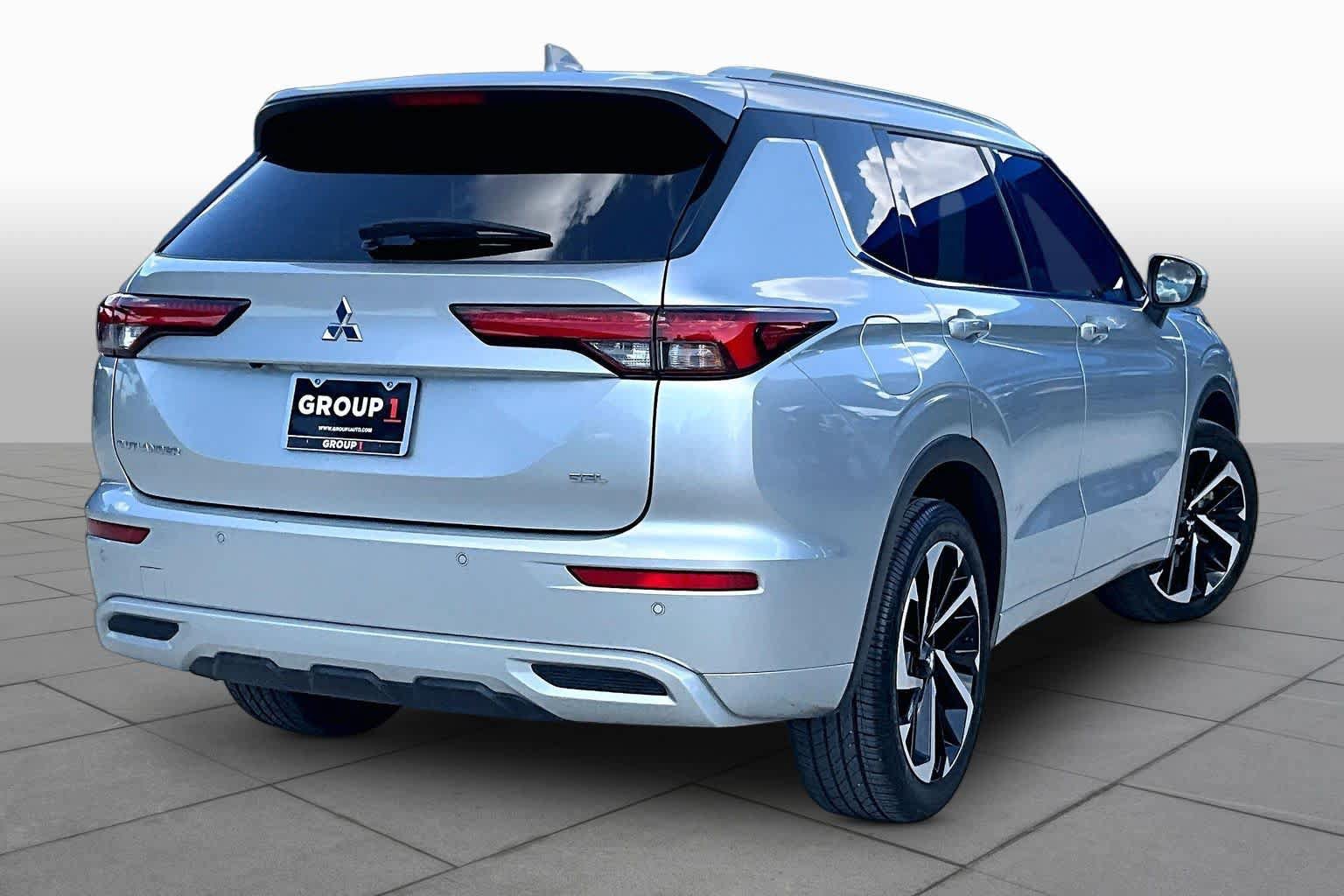 Used 2024 Mitsubishi Outlander SEL FWD image 13