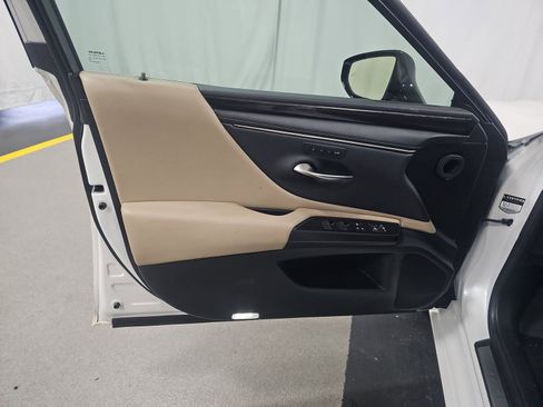 Used 2021 Lexus ES 350 w/ Premium Package image 8