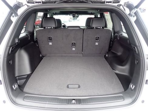 New 2025 Jeep Grand Cherokee Altitude image 6