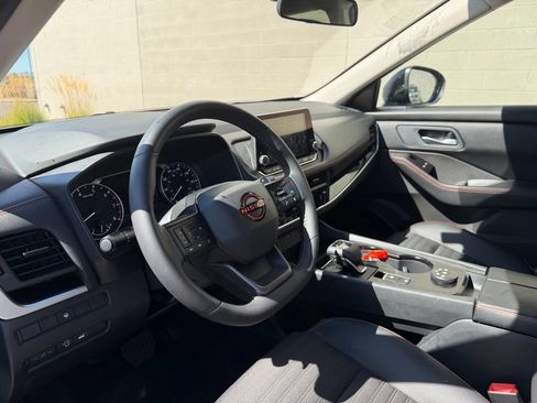 Used 2026 Nissan Rogue SV AWD/4WD image 19