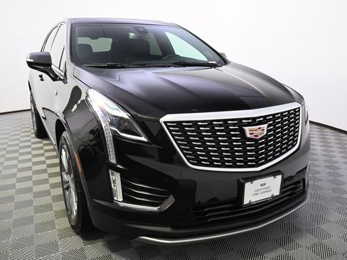 Certified 2025 Cadillac XT5 Premium Luxury image 9