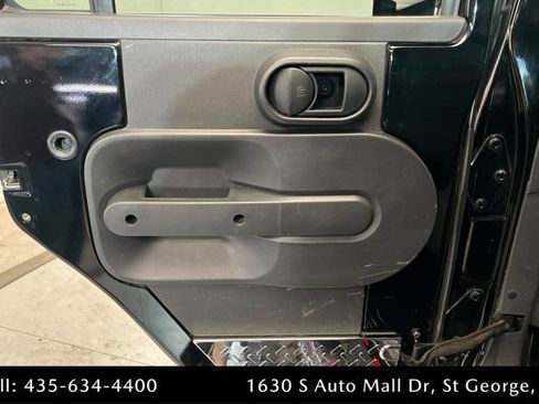 Used 2008 Jeep Wrangler Unlimited Rubicon w/ Dual Top Group AWD/4WD image 18