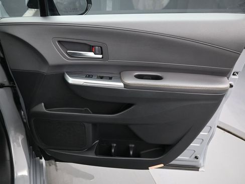 Used 2022 Toyota Sienna XLE Woodland Edition image 37