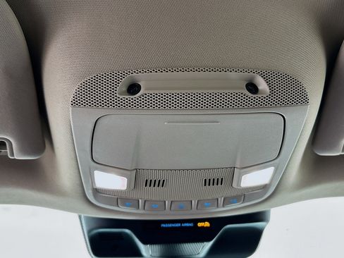 Used 2024 Ford Expedition Max XLT image 18