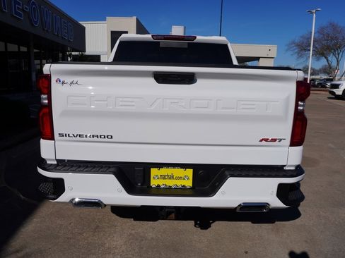 Used 2024 Chevrolet Silverado 1500 RST w/ Convenience Package II image 5