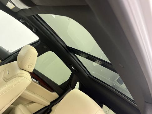 Used 2017 Cadillac XT5 Luxury w/ Driver Awareness Package image 7