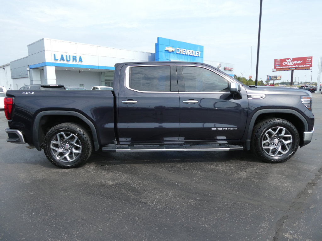 Certified 2022 GMC Sierra 1500 SLT w/ SLT Premium Plus Package AWD/4WD image 4