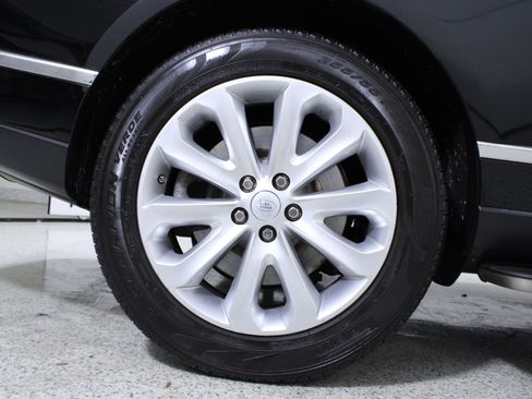 Used 2016 Land Rover Range Rover HSE image 9