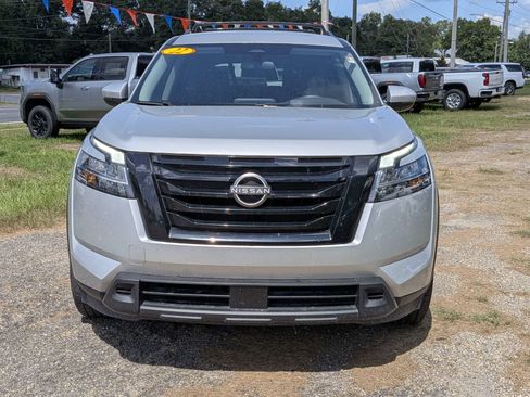 Used 2022 Nissan Pathfinder SV w/ SV Black Package FWD image 9