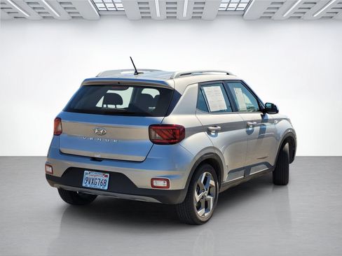 Certified 2025 Hyundai Venue SEL FWD image 11