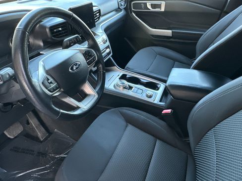 Certified 2022 Ford Explorer XLT w/ Class IV Trailer Tow Package image 11