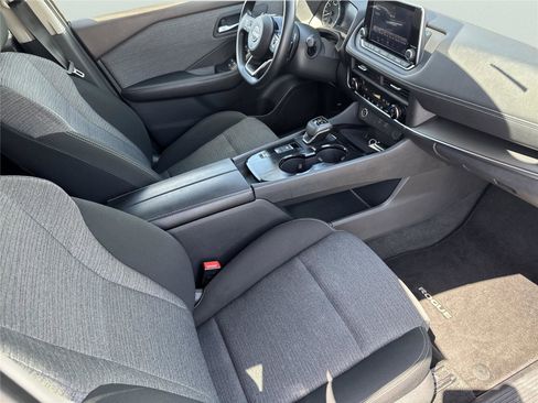 Used 2023 Nissan Rogue SV image 33
