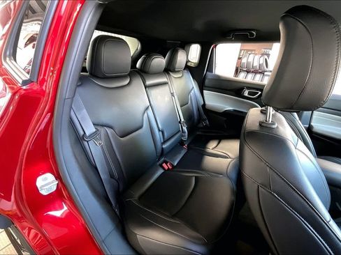 Used 2025 Jeep Compass Limited AWD/4WD image 15