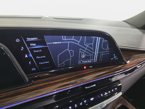 Used 2024 Cadillac Escalade Premium Luxury image 22