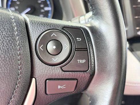 Used 2018 Toyota RAV4 XLE FWD image 39