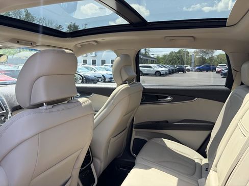 Used 2019 Lincoln Nautilus Reserve AWD/4WD image 22