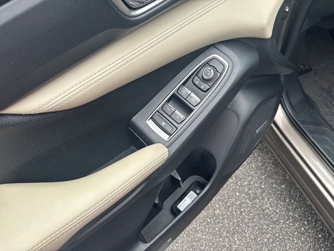 Used 2022 Subaru Ascent Limited w/ Technology Package image 13