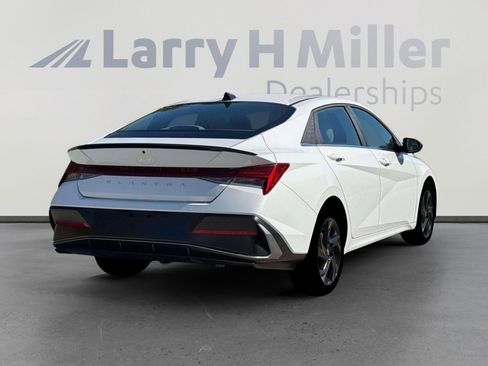 New 2026 Hyundai Elantra SEL Sport Premium FWD image 7