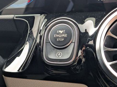 Used 2021 Mercedes-Benz GLA 250 w/ Premium Package image 28