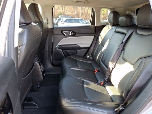 Certified 2022 Jeep Compass Limited image 10