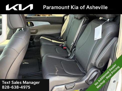 New 2026 Kia Carnival EX FWD image 22