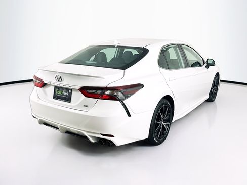 Used 2024 Toyota Camry SE FWD image 9