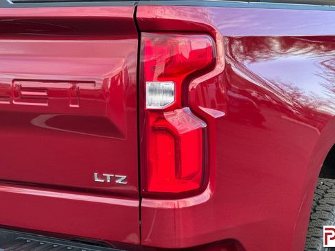 Used 2020 Chevrolet Silverado 1500 LTZ w/ LTZ Premium Package image 34