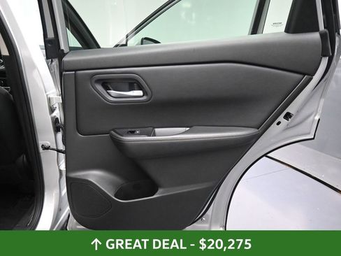 Used 2024 Nissan Rogue SV image 23