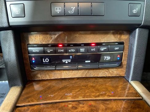 Used 2013 Mercedes-Benz E 350 Sedan image 22