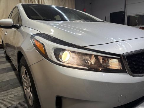 Used 2018 Kia Forte LX FWD image 7