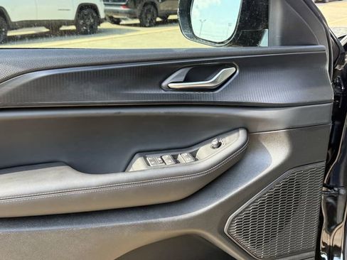 New 2025 Jeep Grand Cherokee L Altitude RWD image 13